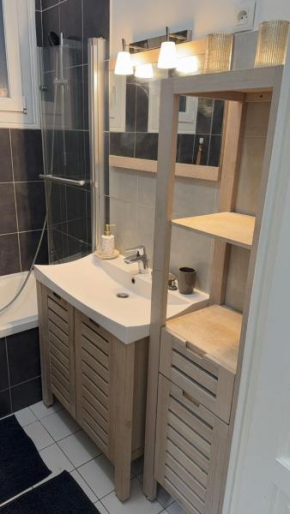 Charming 2BR Apartment in Heart of Paris
